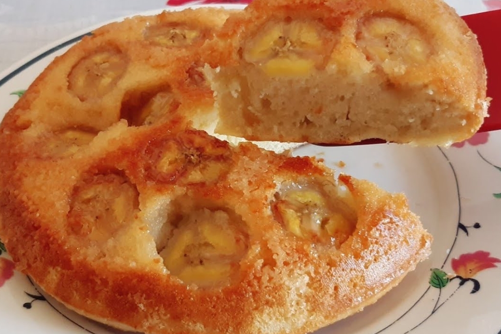 Bolo de banana de frigideira, fica pronto em 15 minutos e muito gostoso