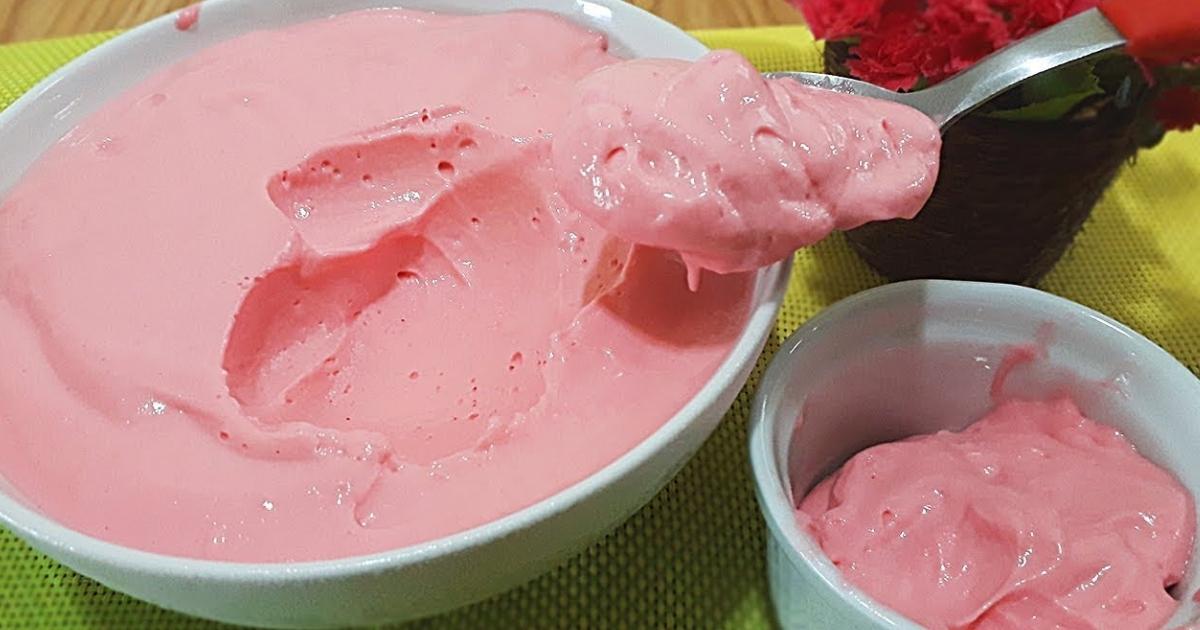 Mousse de morango com tang, três ingredientes e fica incrivelmente delicioso