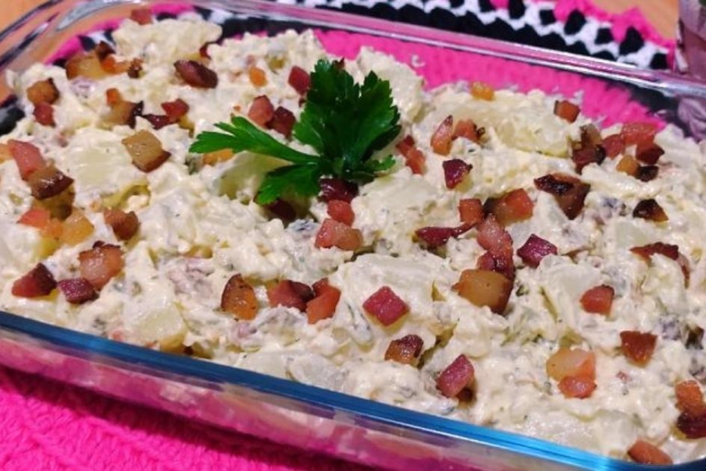 Salada de batata com bacon, fica divina para impressionar a sogrinha