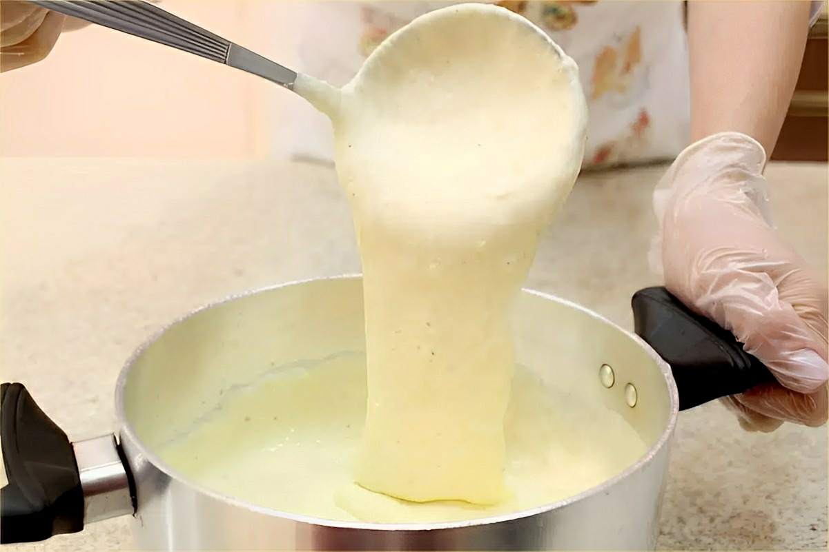 Molho branco caseiro simples e prático para usar em todas as suas receitas